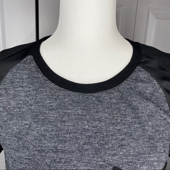 🔥SOLD🔥 Lou & Grey Sheer Sleeve T-Shirt Gray Black XS - Picture 5 of 16